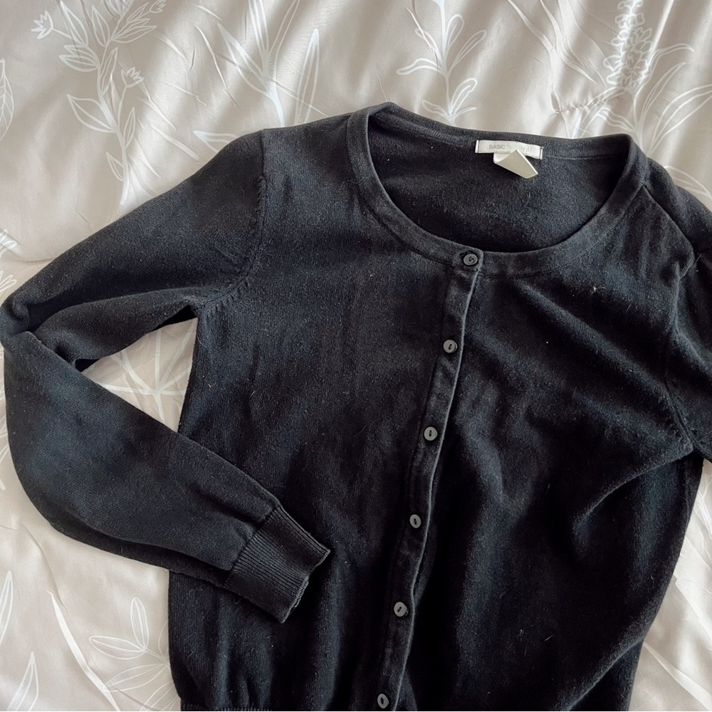 h&m classic dark academia cardigan 🖤